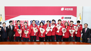 ‘붉은 점퍼’ 입은 장차관들…국힘, 정환규·방문규 등 4인 영입