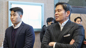 정용진, 경쟁사 KFC 홍보 화제…“형 후배가 여기 사장인데 먹어봐”