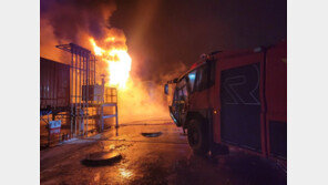 ‘위험물 창고 화재’…경기소방 밤샘 사투 끝 대형 피해 막아