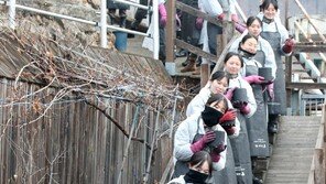 간호사관생도들 “연탄배달 봉사 전선 이상 무!”