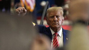 ‘헤일리가 추격한다더니’…트럼프 49%로 압도적 지지율 여전