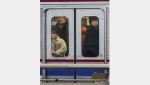 “마스크 쓰세요” 초미세먼지 전국 대부분 지역서 ‘나쁨’ 