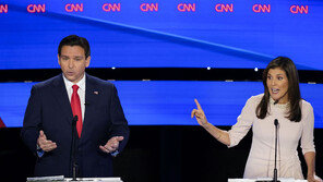 헤일리·디샌티스, 美공화 TV토론서 격돌…“내가 트럼프 대항마”