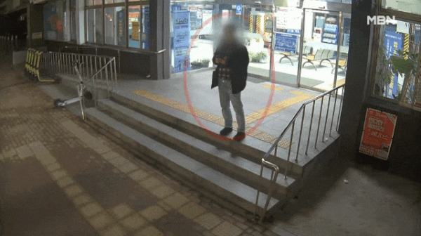 지나는 여성 기다렸다 ‘묻지마 어깨빵’…도주한 남성 추적 중