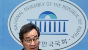 “업적들 무너뜨릴 것”“정계 은퇴하라”… 민주, 이낙연 탈당에 날선 ‘비난’