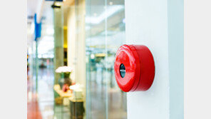 “살려주세요” 외쳐도 먹통…엉뚱한 곳 연결한 공중화장실 비상벨