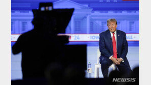 트럼프 단독 ‘타운홀’ 시청자수, 디샌티스·헤일리 양자토론 압도
