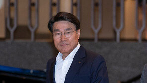 식비만 1억… 경찰, ‘호화 해외 이사회’ 의혹 포스코 회장 등 16명 입건