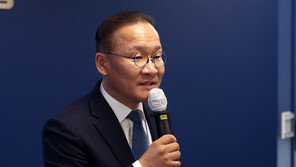 강위원, 총선 후보검증 철회…“적격 여부 떠나 이재명 흔들 수 없어”