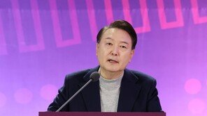 尹 “반도체 투자세액 공제, ‘대기업 퍼주기’라는 건 거짓 선동”