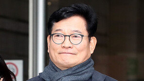 검찰 “송영길, ‘돈봉투’ 수시로 보고 받아…‘잘했다’ 칭찬도”
