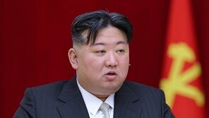 김정은 “헌법에 ‘대한민국 제1적대국·불변의 주적’ 명기해야”
