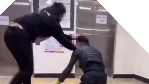 60대 경비원 ‘기절폭행’ 10대…경찰, ‘우범송치’ 방안 고려