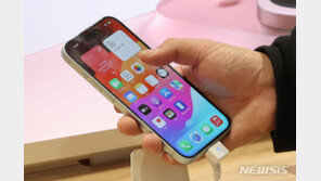 애플, 13년 만에 스마트폰 시장 1위 등극…삼성 출하량 제쳤다