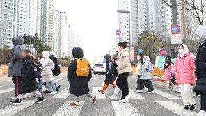 ‘양어깨 비대칭’ 우리 아이…지금 검사받고 치료받아야