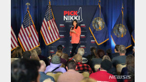 WSJ “헤일리 후보 위해 디샌티스 공화 경선 사퇴하라”