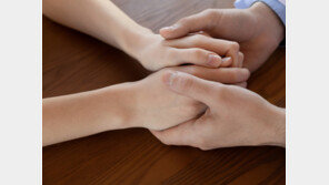 건물주가 손 꼭 잡으며 “월세 깎자”…호프집 사장 ‘왈칵’ 