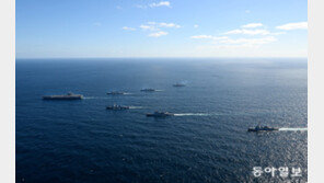 도발 엄두도 못 내게… 항모까지 동원한 한미일 합동훈련[원대연의 잡학사진]