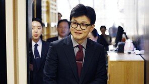 한동훈, 이재명 ‘칼로 죽이려 해’에 “그 정도면 망상…누가 죽인단 건가”