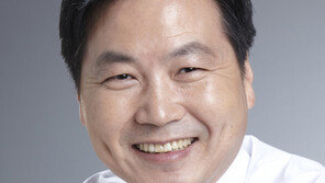 검찰, 홍종학 전 장관 소환…‘文 전 사위 특혜채용’ 의혹