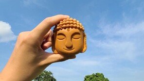 부처빵 포장지에 성경 구절이…‘불교 모욕’ 논란에 판매자 “오해”