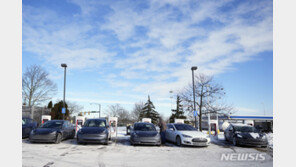 美 강타한 북극 한파에 테슬라 ‘꽁꽁’…방전·견인 잇따라