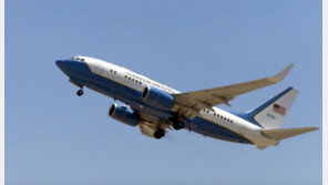 비상문 날아간 보잉 737…이번엔 美국무장관 전용기 결함 논란