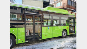 서대문구 오르막길서 마을버스 미끄러져…7명 병원행