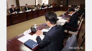 정치권이 쏘아올린 ‘육아휴직 급여’ 인상…실현 가능성은