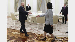 北 “푸틴 빠른 시일 내 방문 용의 표명…맞이 준비 돼”