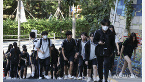 중고생 “대통령·정치인 가장 불신” 인플루언서보다도 낮아…신뢰도 1위는?