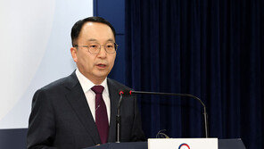 통일부 “북러관계 발전 여러 우려…군사협력 면밀 주시”