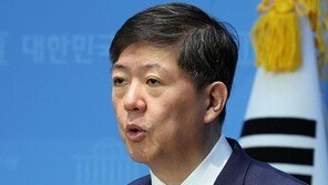 민주 김홍걸, 총선 불출마 선언…“불공정한 경선 불만”