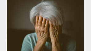 환자 폭행하고 치매노인 입에 테이프…요양병원 “최선을 다한 결과” 