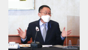 ‘文 전 사위 특혜채용 의혹’ 靑 인사라인 수사 본격화