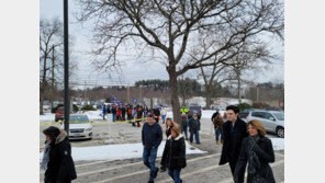 짬 내 온 직장인, 자녀 손잡은 주부도 줄섰다…뉴햄프셔 경선 참여 열기