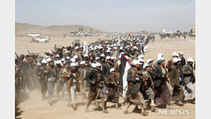 美 “후티, 또 상선 공격 시도…공격 지속 의도 보여줘”