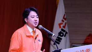 이준석 “김건희 명품백, 국민에겐 수사대상…윤 대리사과 의문”