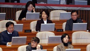 ‘2심 당선무효형’ 정의당 이은주 사퇴…‘기호 3번 지키기’ 꼼수 지적