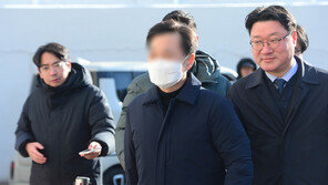 ‘검경브로커’ 승진 청탁·금품수수 의혹 치안감 구속 영장 기각