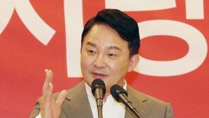 “얘기 좀 하자”…원희룡 차 막아서고 헬멧 바닥에 던진 70대 집유