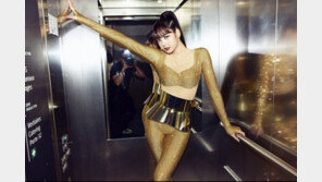 리사, 佛 자선콘서트 출연…마크롱 여사와 ‘팔짱’