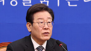 이재명 “우크라 전면 지원? 전쟁놀이로 생각하나…북풍 떠올라”
