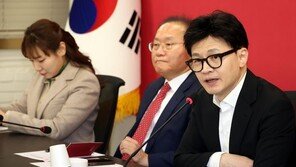 與, 野 ‘정치인 테러 음모론’에 “배현진 태도서 교훈 얻어야”