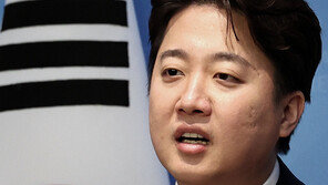 이준석 “2030년부터 경찰-소방 지원하는 여성도 군복무 의무화”