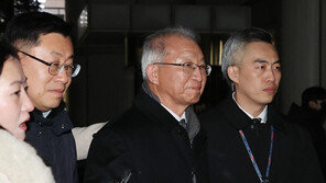 양승태 재판 판결문만 3200쪽, 선고에만 4시간 30분 ‘역대 최장’