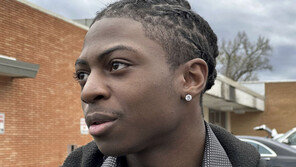 흑인 학생 ‘레게머리’ 정학 준 美고교…결국 재판까지