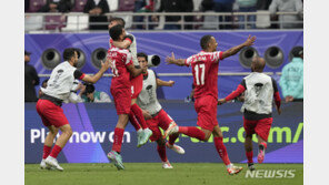 한국과 비겼던 요르단, 일본 누른 이라크에 3-2 승…카타르도 8강행