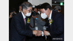 ‘尹 멘토’ 신평, ‘尹, 韓 사퇴’ 요구에 “당무 관여로 본다”