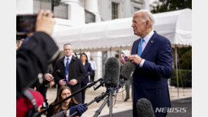 바이든, 트럼프 본거지 플로리다서 기금모금… “트럼프는 패배자”
